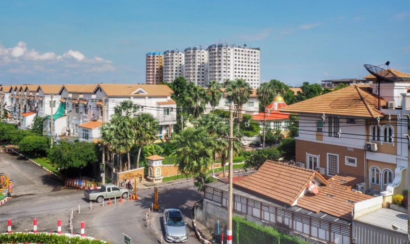 Thai Police Bust Online Gambling Ring, Seize THB 56 Million in Assets