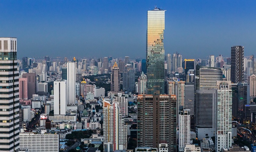 Thaksin Confident Thai Casino Bill Will Advance Despite Delay and Coalition Rifts