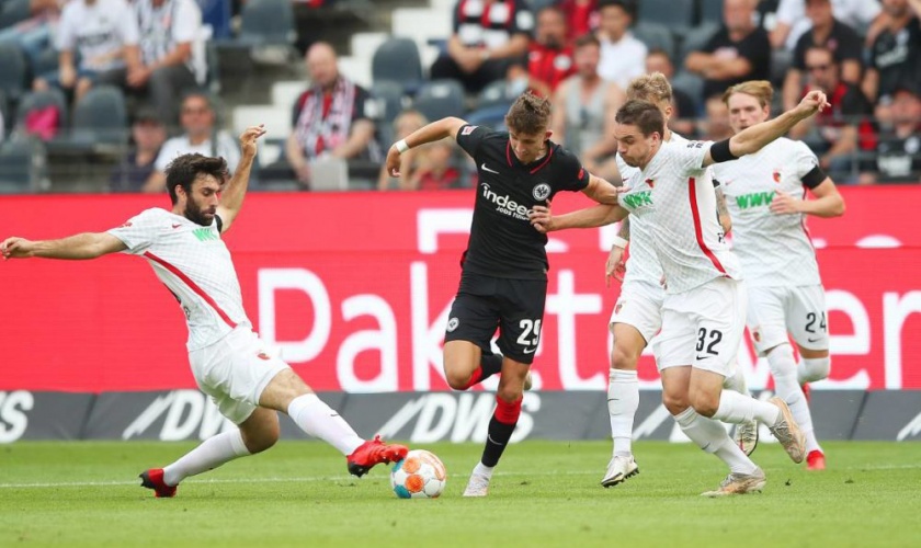Eintracht Frankfurt vs FC Augsburg Prediction 19 April 2024