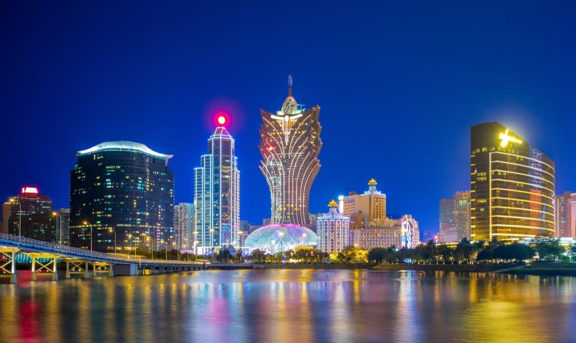Macau casino revenue forecast raised as recovery momentum strengthens