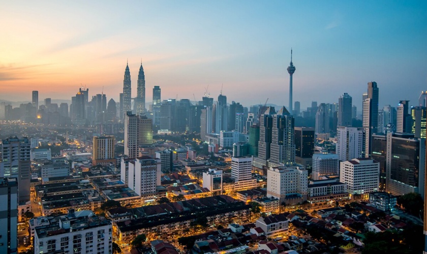 KL High-Rise Gambling Syndicate Targeting Indonesians Busted by Police