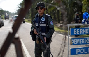 Malaysia Police Arrest 28 in Alleged Online Gambling Call Centre Raid